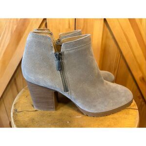 Lucky Brand Noryn Boots Womens 10M Gray Suede Leather Ankle Bootie Zip Up